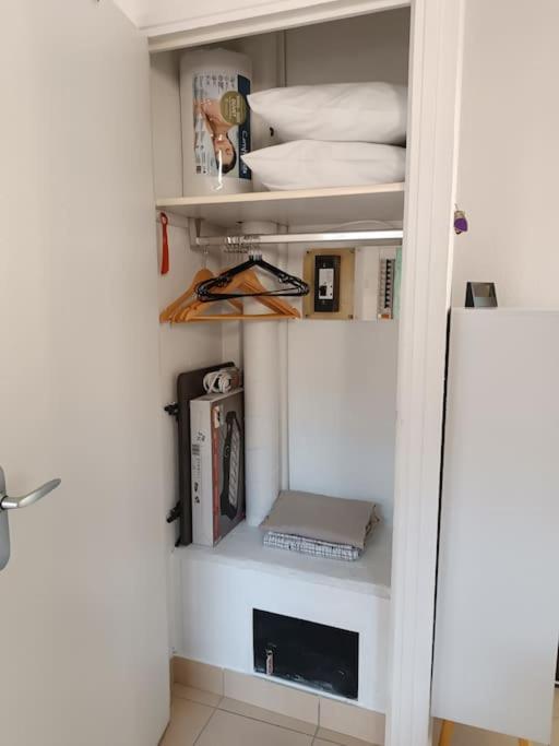 Studio Renove Dans Residence De Vacances Avec Grande Piscine Chauffee, Parking Et Terrasse Agde Exteriér fotografie