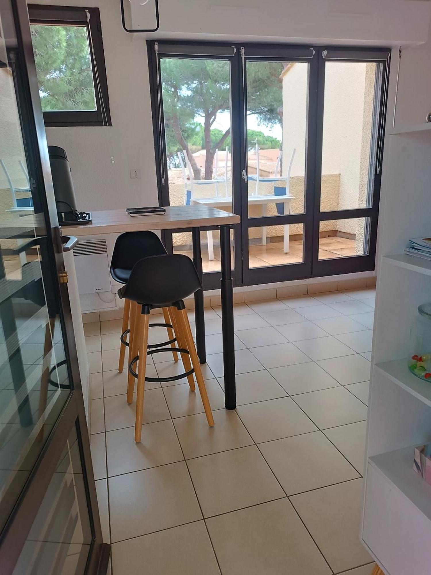 Studio Renove Dans Residence De Vacances Avec Grande Piscine Chauffee, Parking Et Terrasse Agde Exteriér fotografie