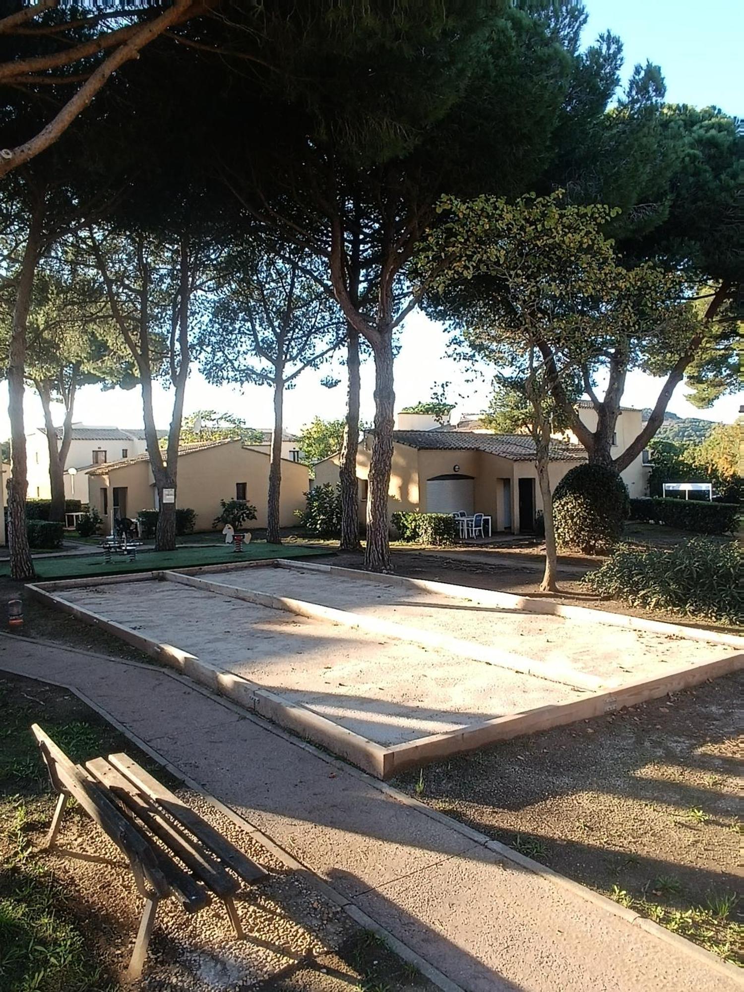 Studio Renove Dans Residence De Vacances Avec Grande Piscine Chauffee, Parking Et Terrasse Agde Exteriér fotografie